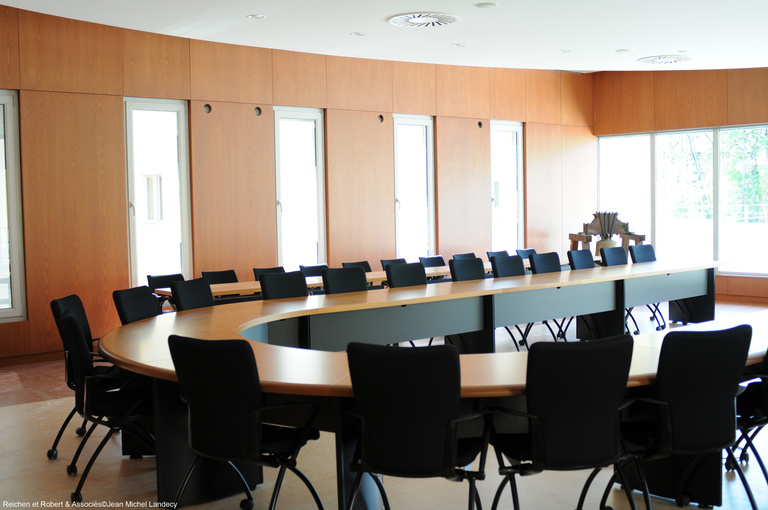 Baaum - 13-CHRA-Reichen et Robert & Associes∏JM-LANDECY-Salle_conseil.jpg